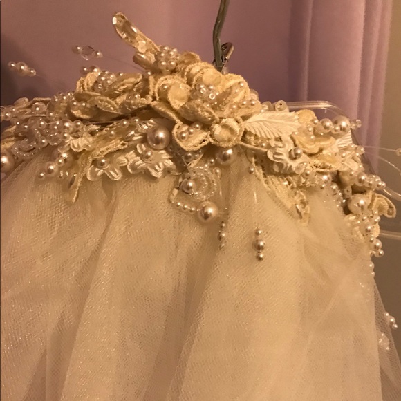 Wedding Gown Ivory Lace and Pearls - Picture 8 of 8